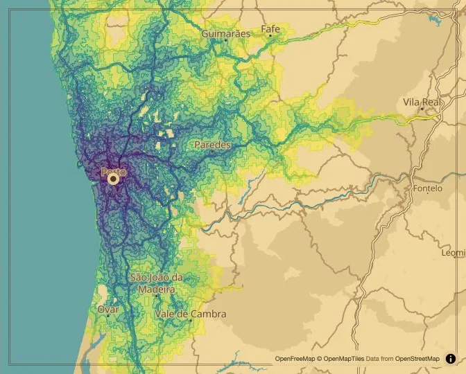 Porto driving isochrone map from Avenida dos Aliados